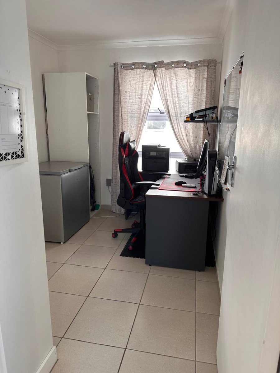 To Let 3 Bedroom Property for Rent in Table View Western Cape